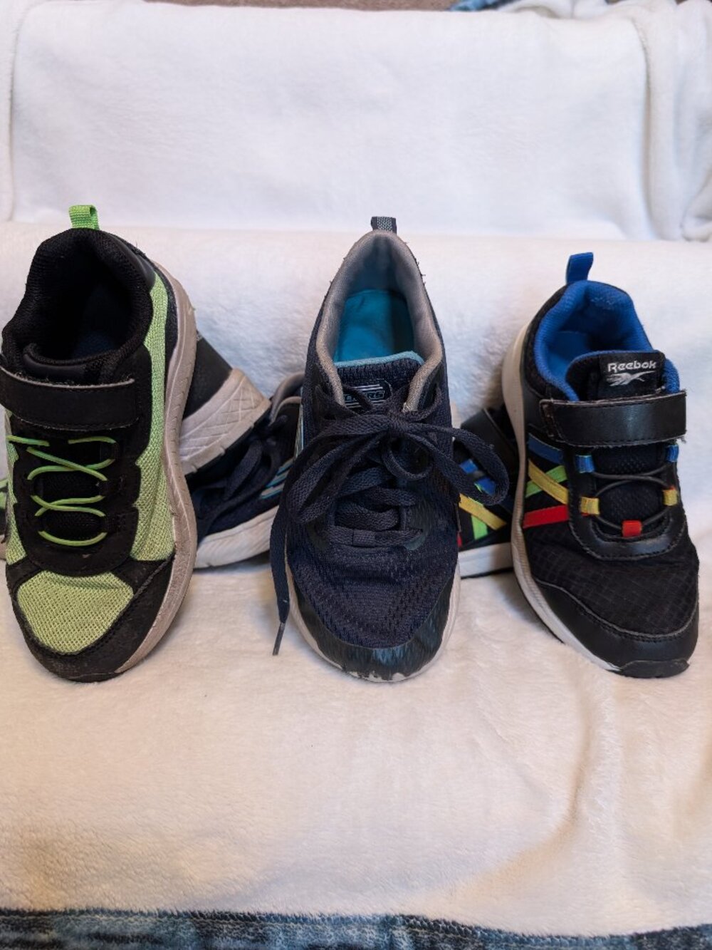 Lot! 3 size 1 kids shoes. Reebok Saucony Skechers Blue Green rainbow